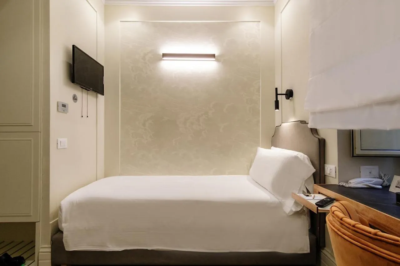 Hotel Smeraldo Rome 3*,  Italy